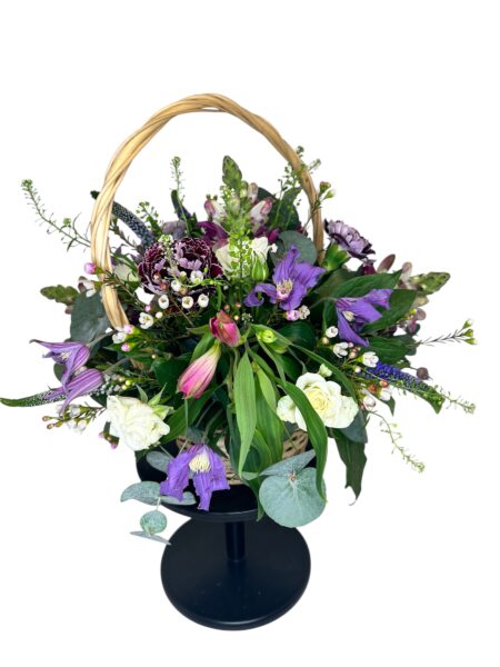 floral arrangement basket